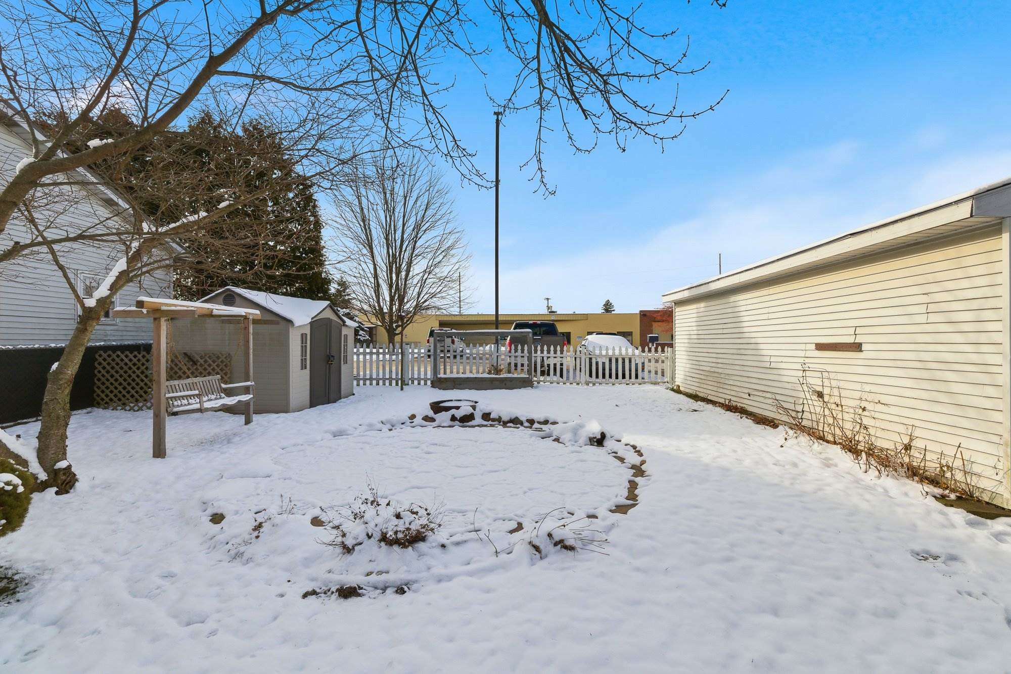 12 Franklin Ave, Shelby, OH 44875