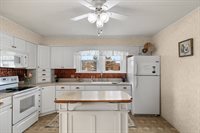 12 Franklin Ave, Shelby, OH 44875