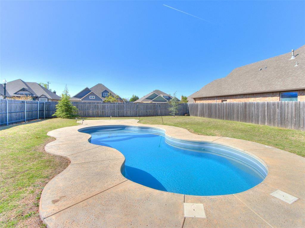 624 Frisco Ridge Road, Yukon, OK 73099
