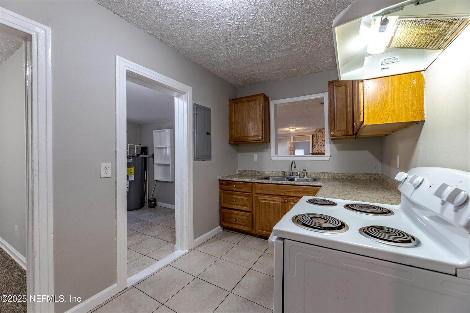 1044 Alderside Street, Jacksonville, FL 32208