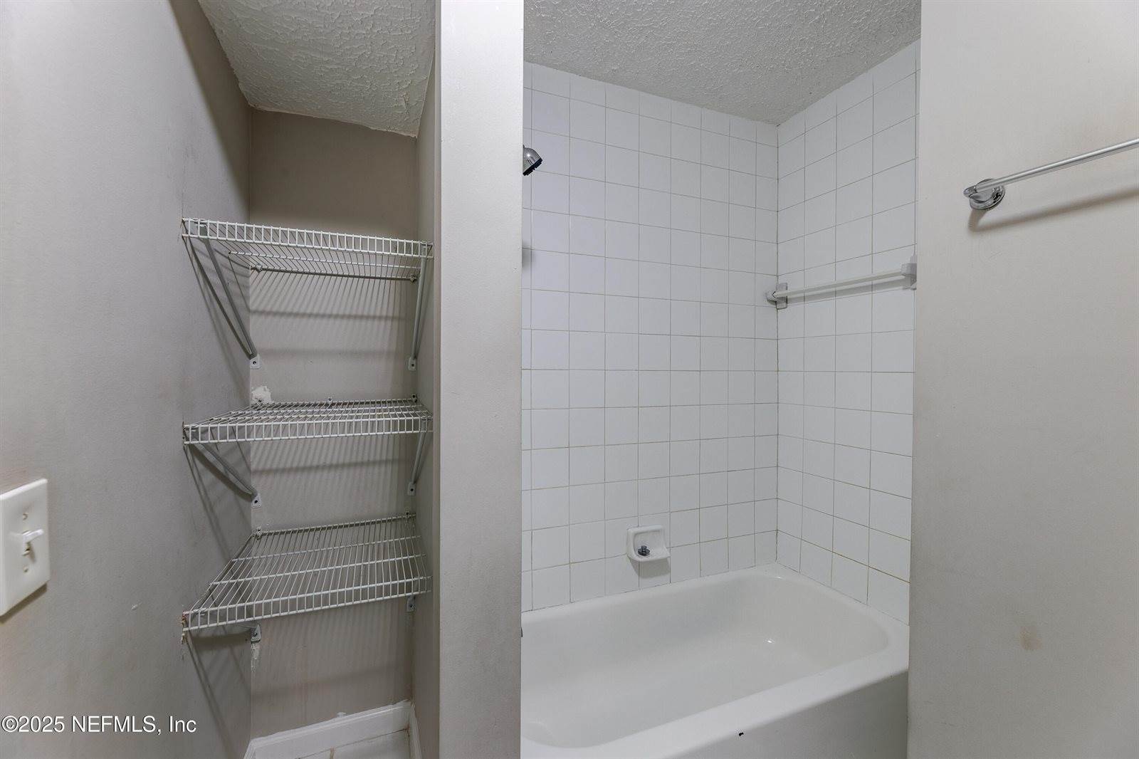 1044 Alderside Street, Jacksonville, FL 32208