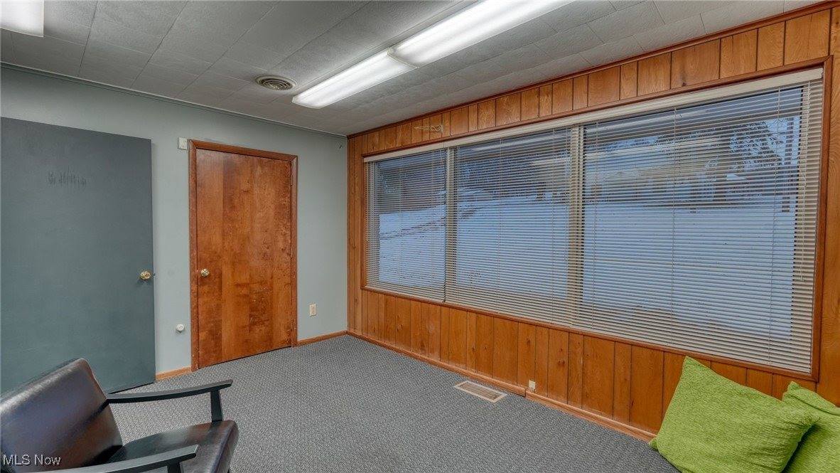 6105 Fairdale Drive, Cambridge, OH 43725