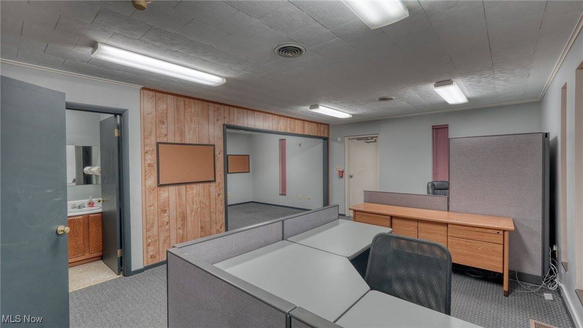 6105 Fairdale Drive, Cambridge, OH 43725