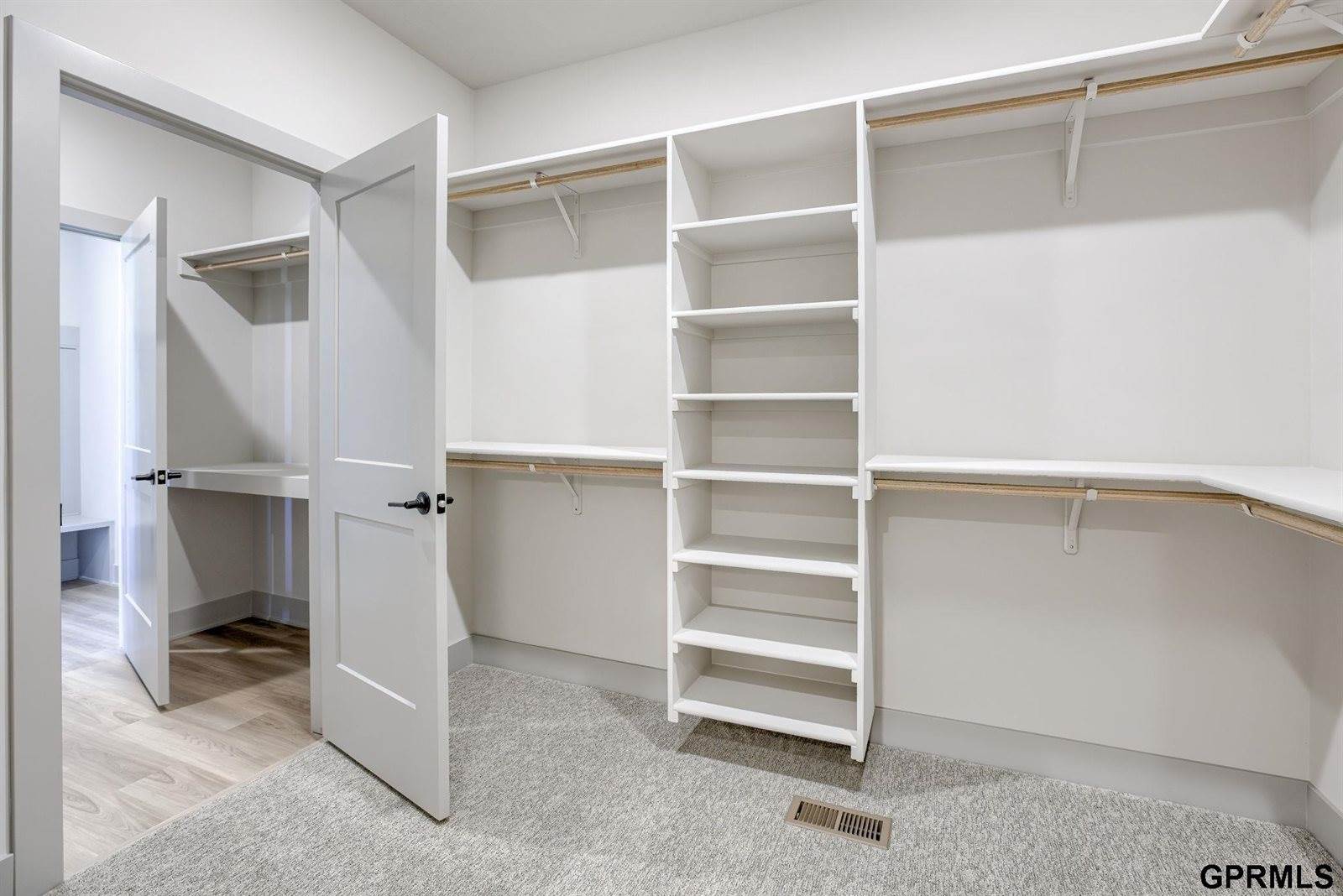 12107 South 207 Street, Gretna, NE 68028