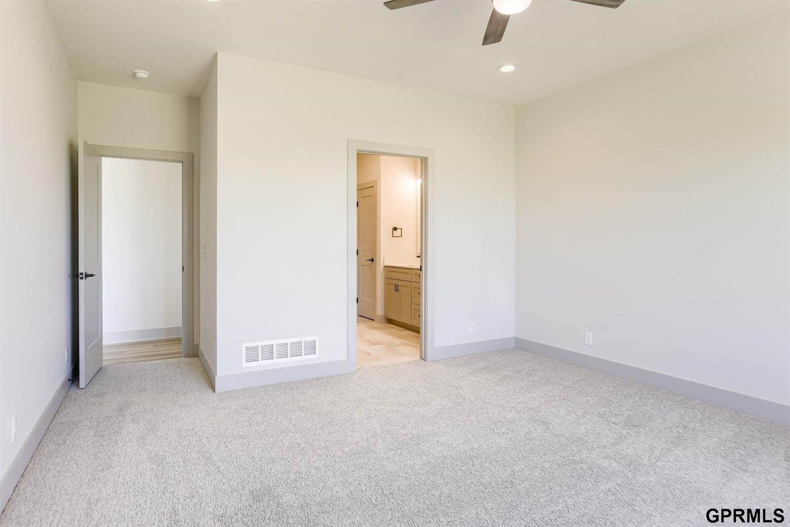 12114 South 204 Avenue, Gretna, NE 68028