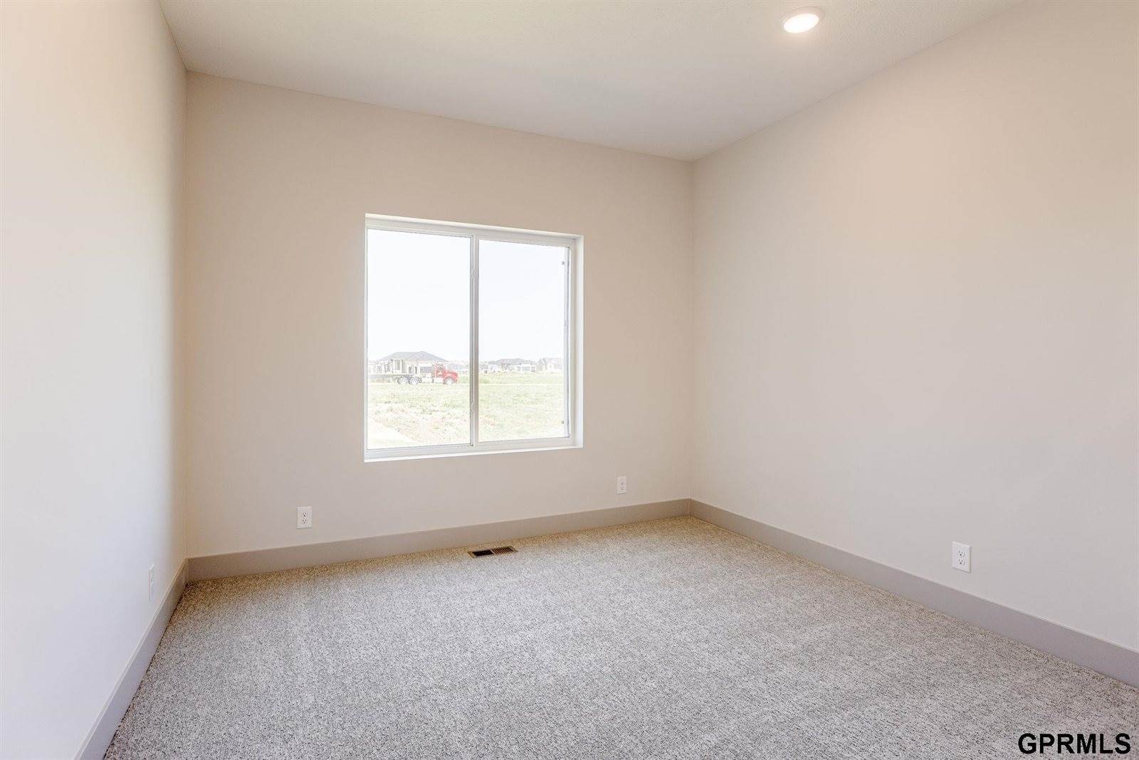 12114 South 204 Avenue, Gretna, NE 68028