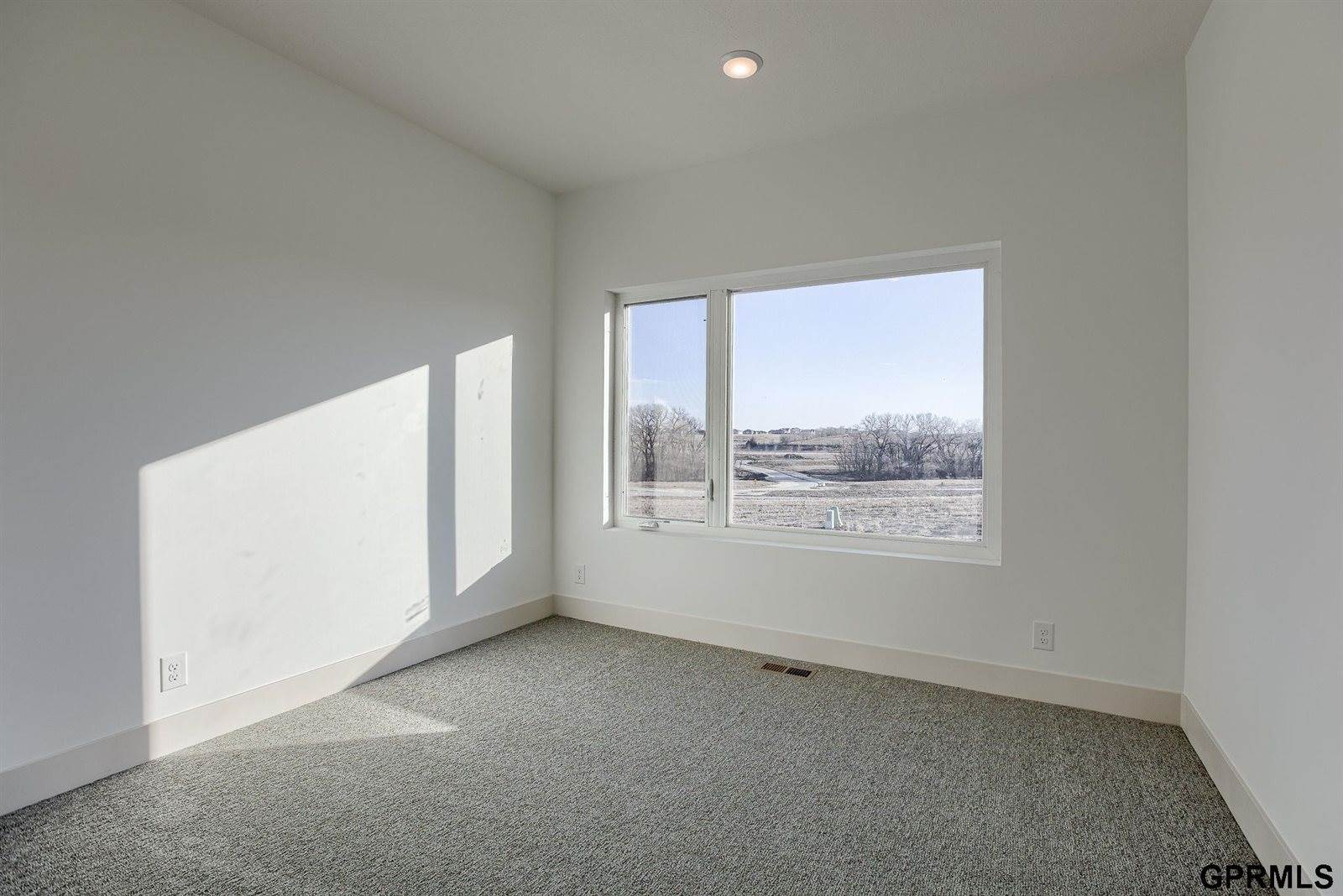 20404 Woodridge Drive, Gretna, NE 68028