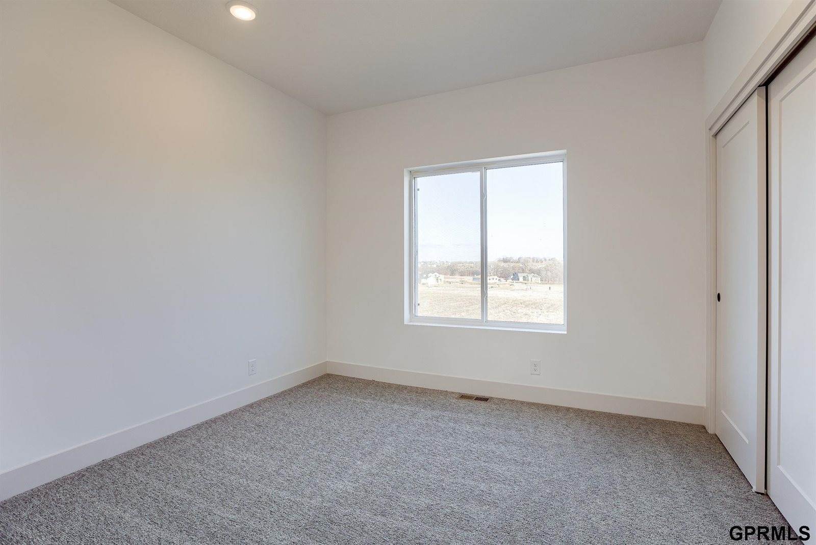 20404 Woodridge Drive, Gretna, NE 68028