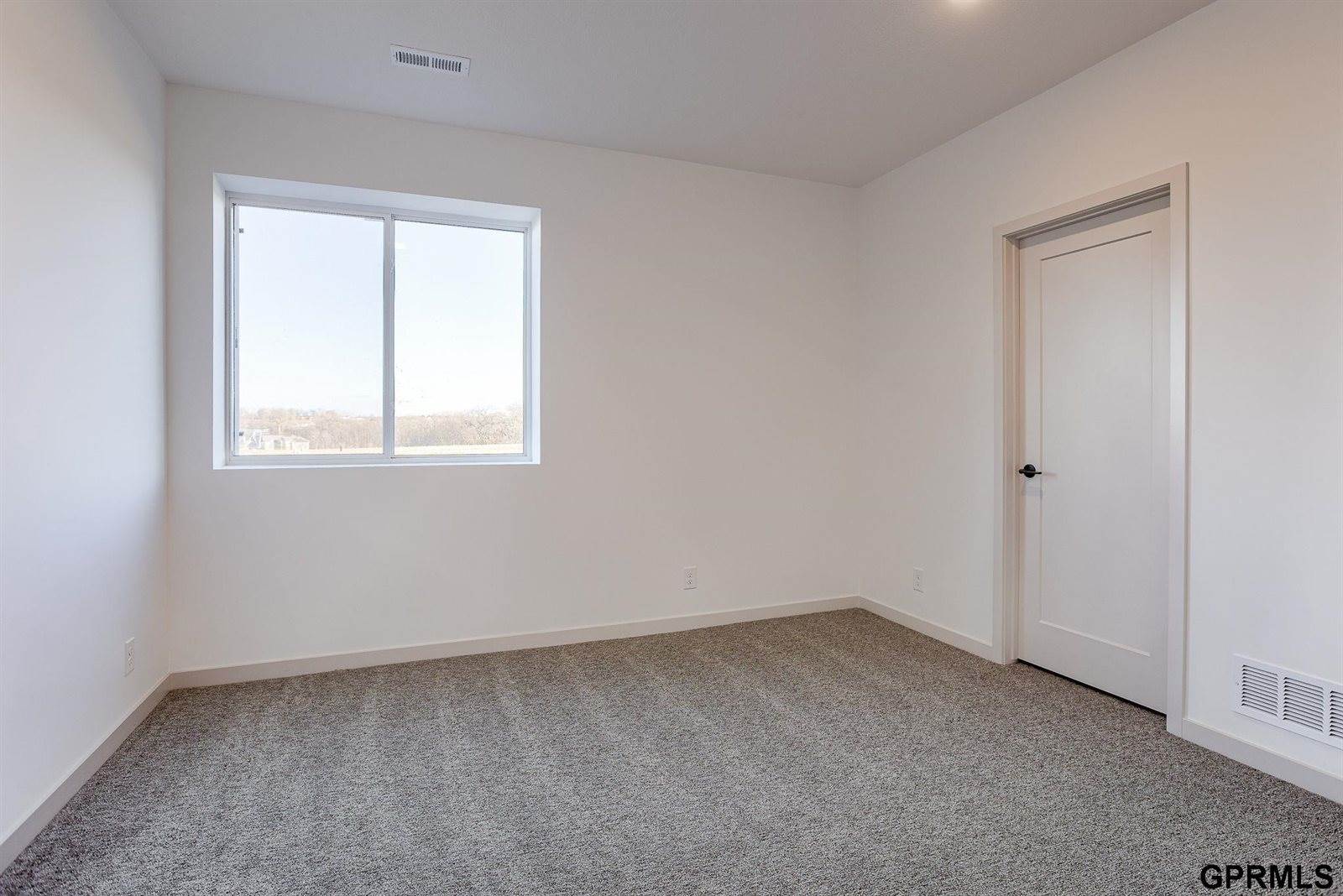 20404 Woodridge Drive, Gretna, NE 68028