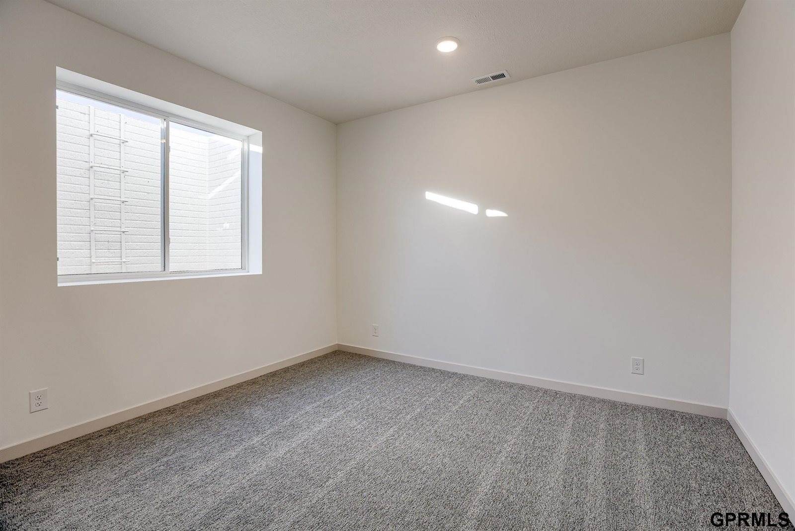 20404 Woodridge Drive, Gretna, NE 68028