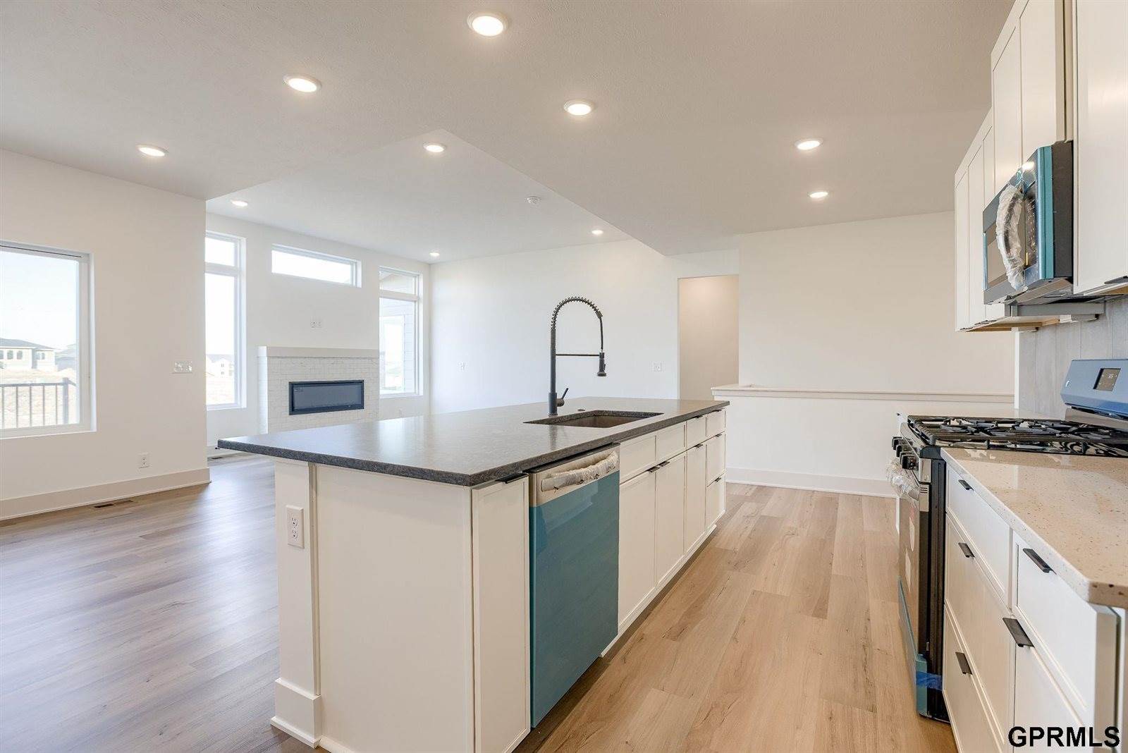 20404 Woodridge Drive, Gretna, NE 68028