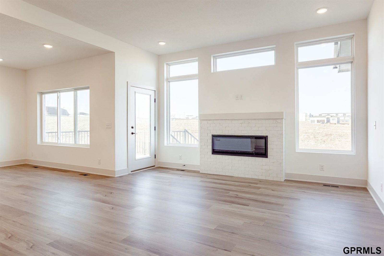 20404 Woodridge Drive, Gretna, NE 68028