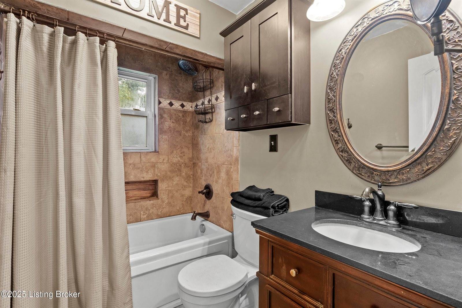 4628 Kiefer Rd, Louisville, KY 40216