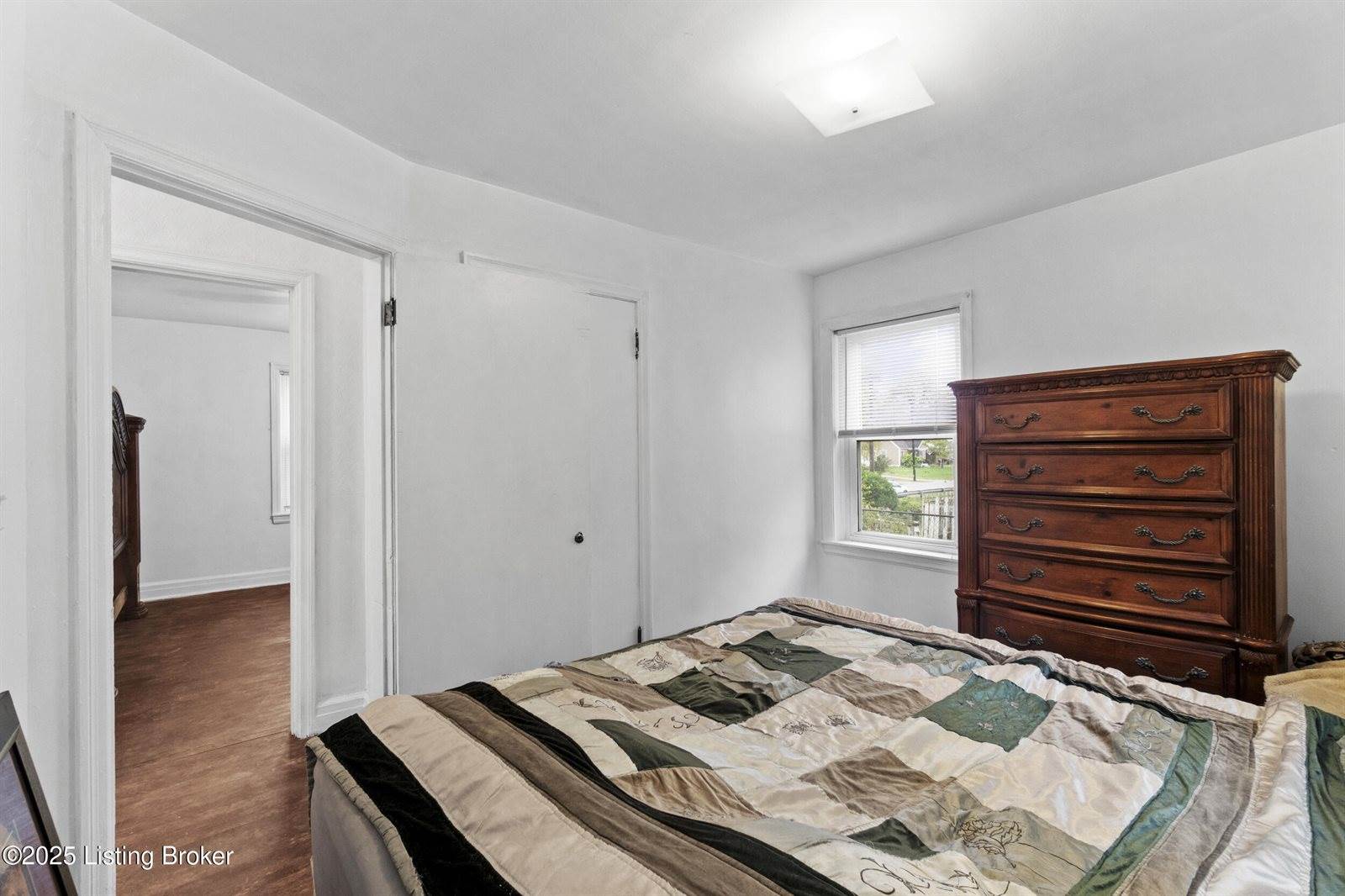 4628 Kiefer Rd, Louisville, KY 40216