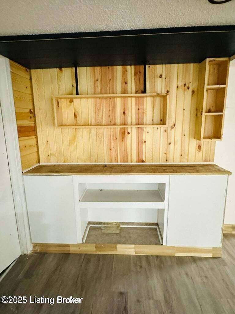 4105 North Ln, Louisville, KY 40216