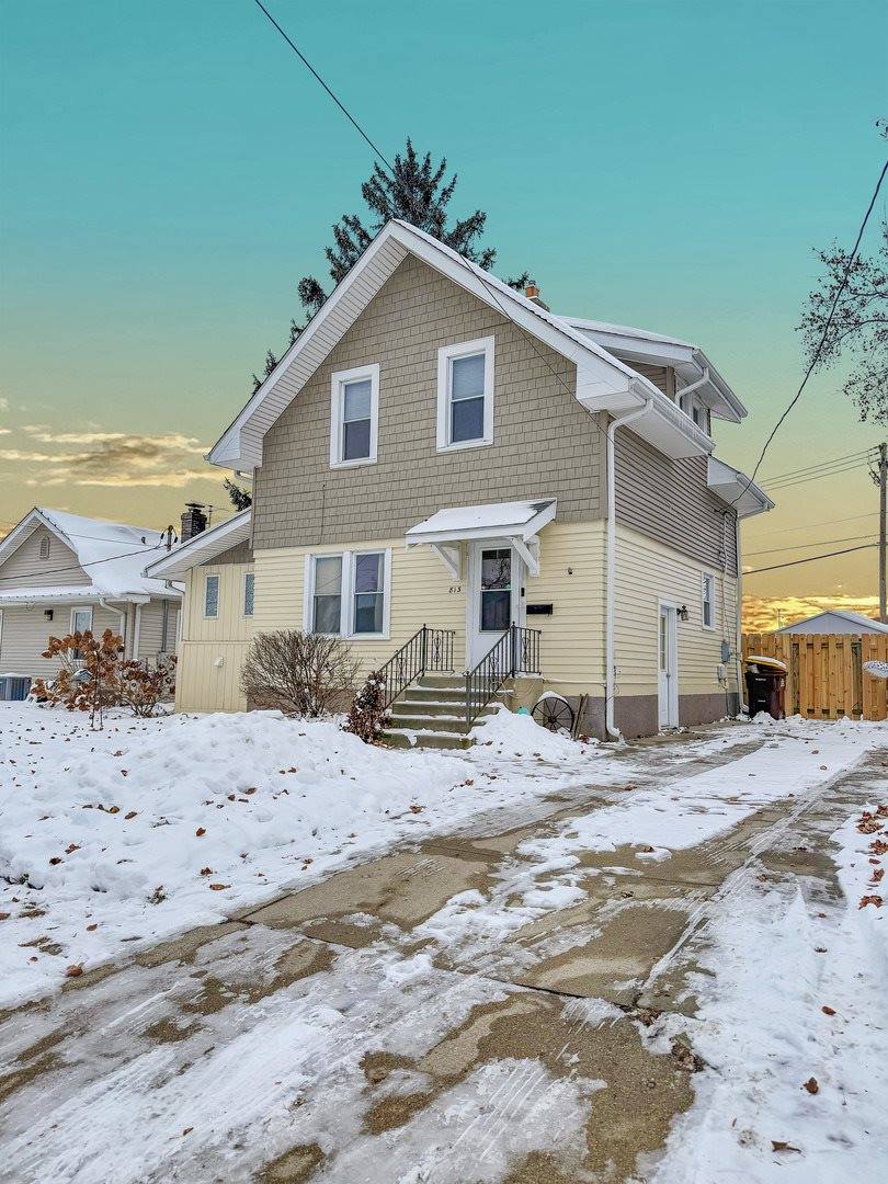 813 West Cleveland Street, Freeport, IL 61032