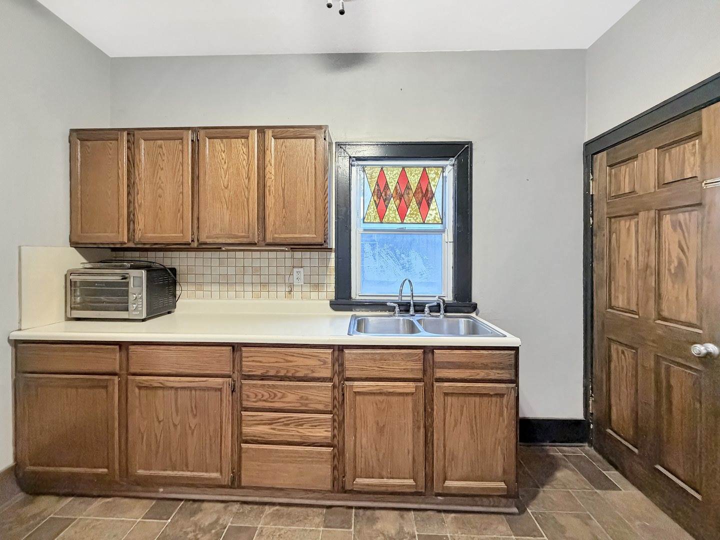 813 West Cleveland Street, Freeport, IL 61032