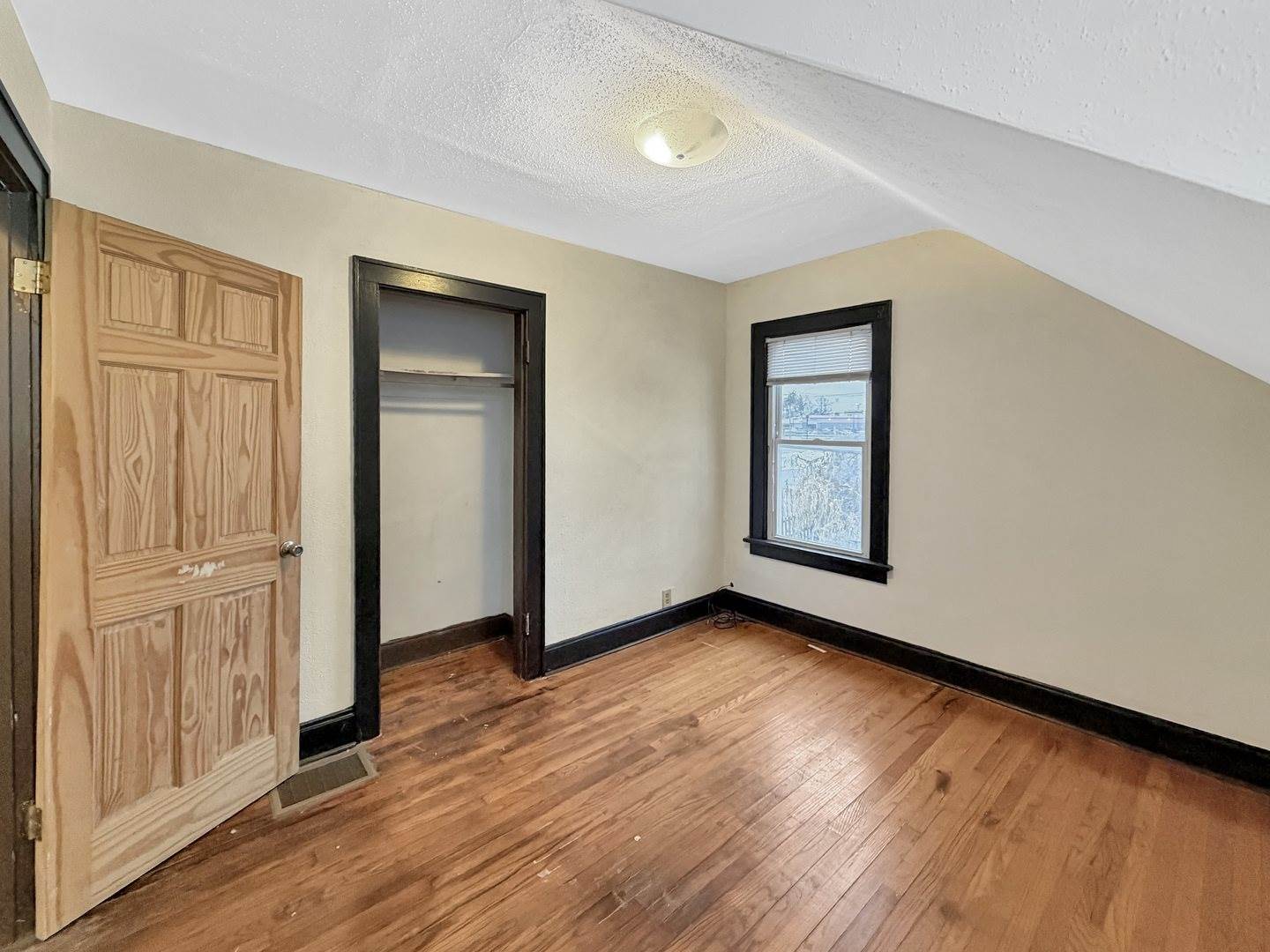 813 West Cleveland Street, Freeport, IL 61032