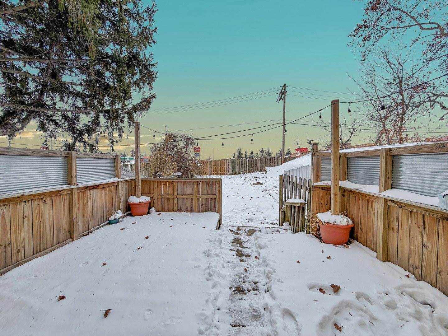 813 West Cleveland Street, Freeport, IL 61032