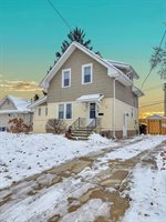 813 West Cleveland Street, Freeport, IL 61032