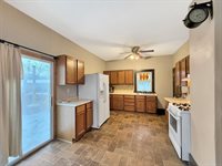 813 West Cleveland Street, Freeport, IL 61032