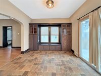 813 West Cleveland Street, Freeport, IL 61032