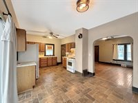 813 West Cleveland Street, Freeport, IL 61032