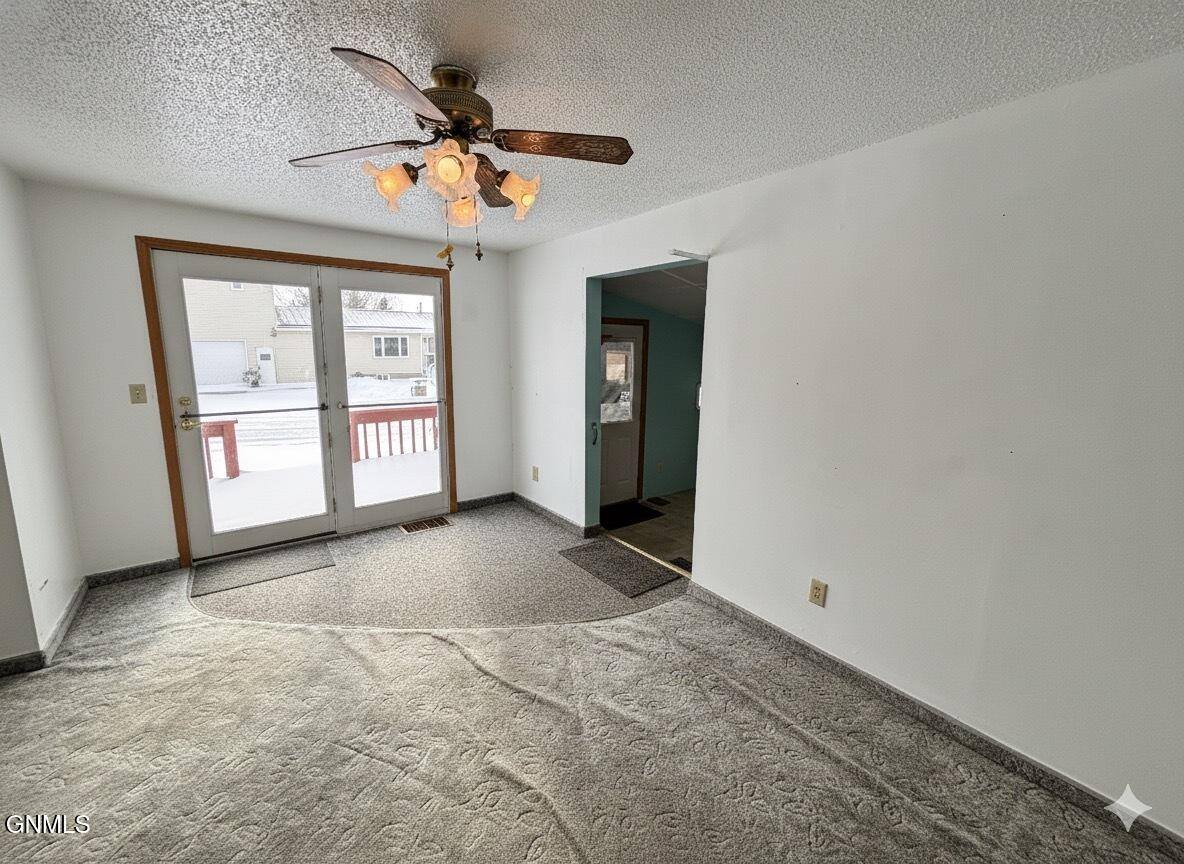 212 8th Street South, New Salem, ND 58563