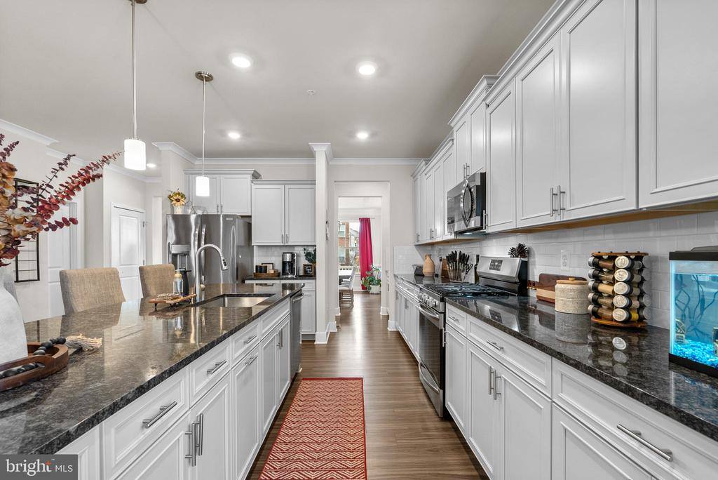 4148 Charles Dickens Dr, White Plains, MD 20695