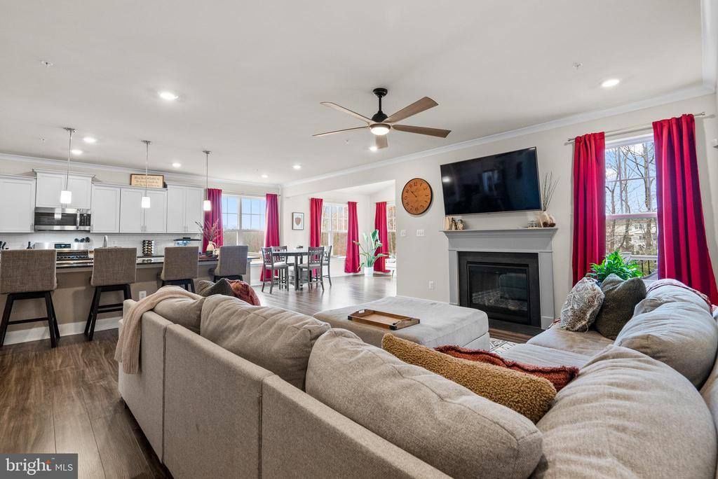 4148 Charles Dickens Dr, White Plains, MD 20695