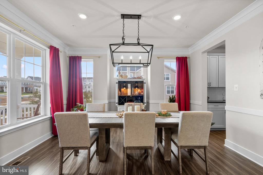 4148 Charles Dickens Dr, White Plains, MD 20695