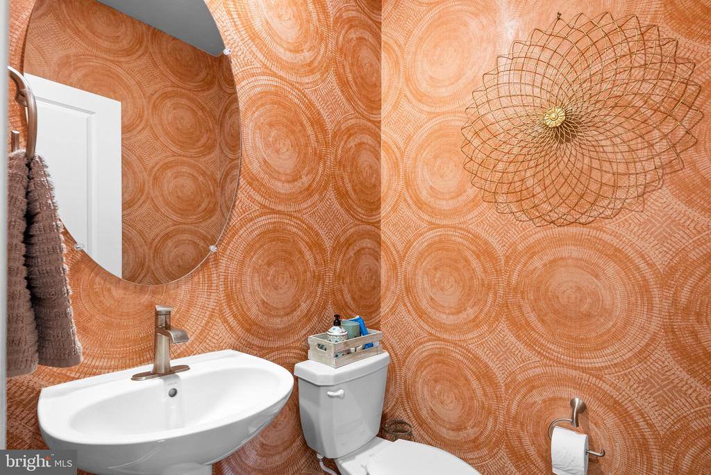 4148 Charles Dickens Dr, White Plains, MD 20695