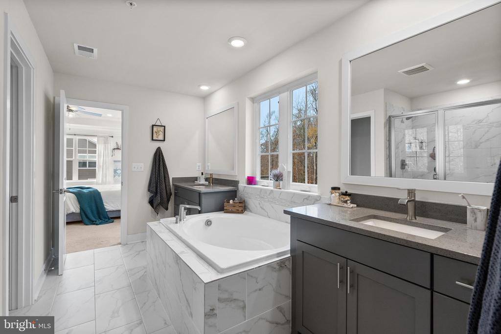 4148 Charles Dickens Dr, White Plains, MD 20695