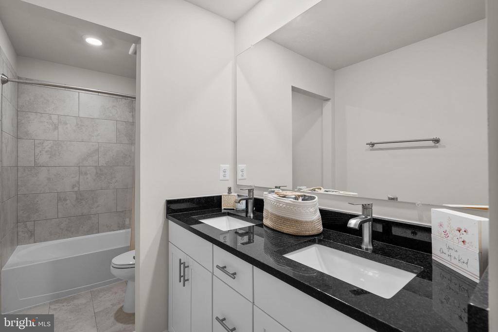 4148 Charles Dickens Dr, White Plains, MD 20695