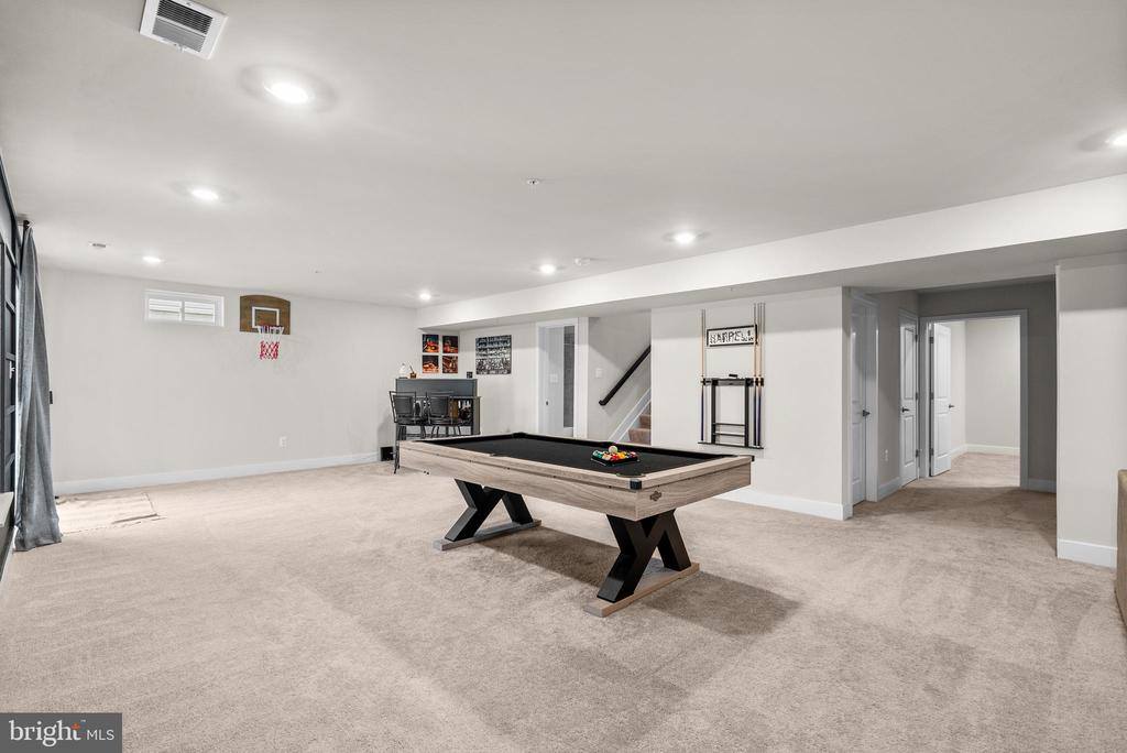 4148 Charles Dickens Dr, White Plains, MD 20695