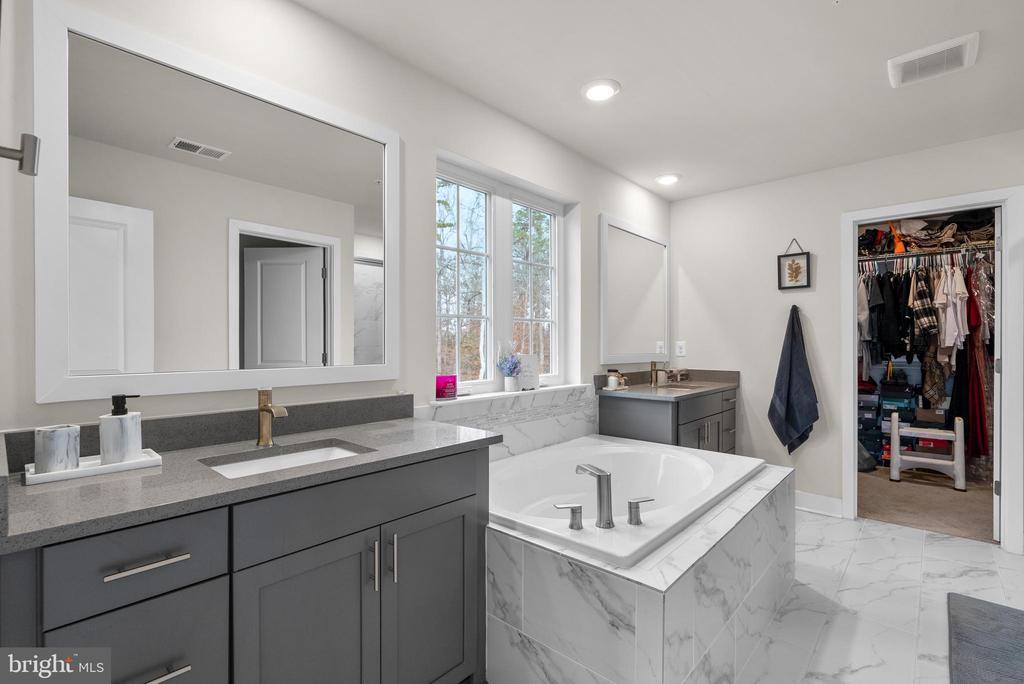 4148 Charles Dickens Dr, White Plains, MD 20695