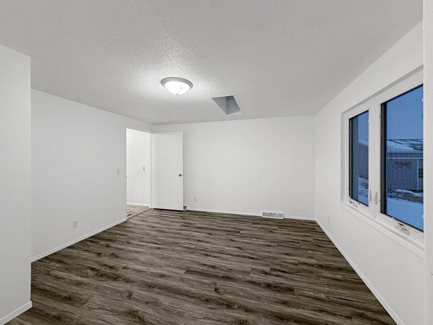 7980 East Ridott Road, Ridott, IL 61067