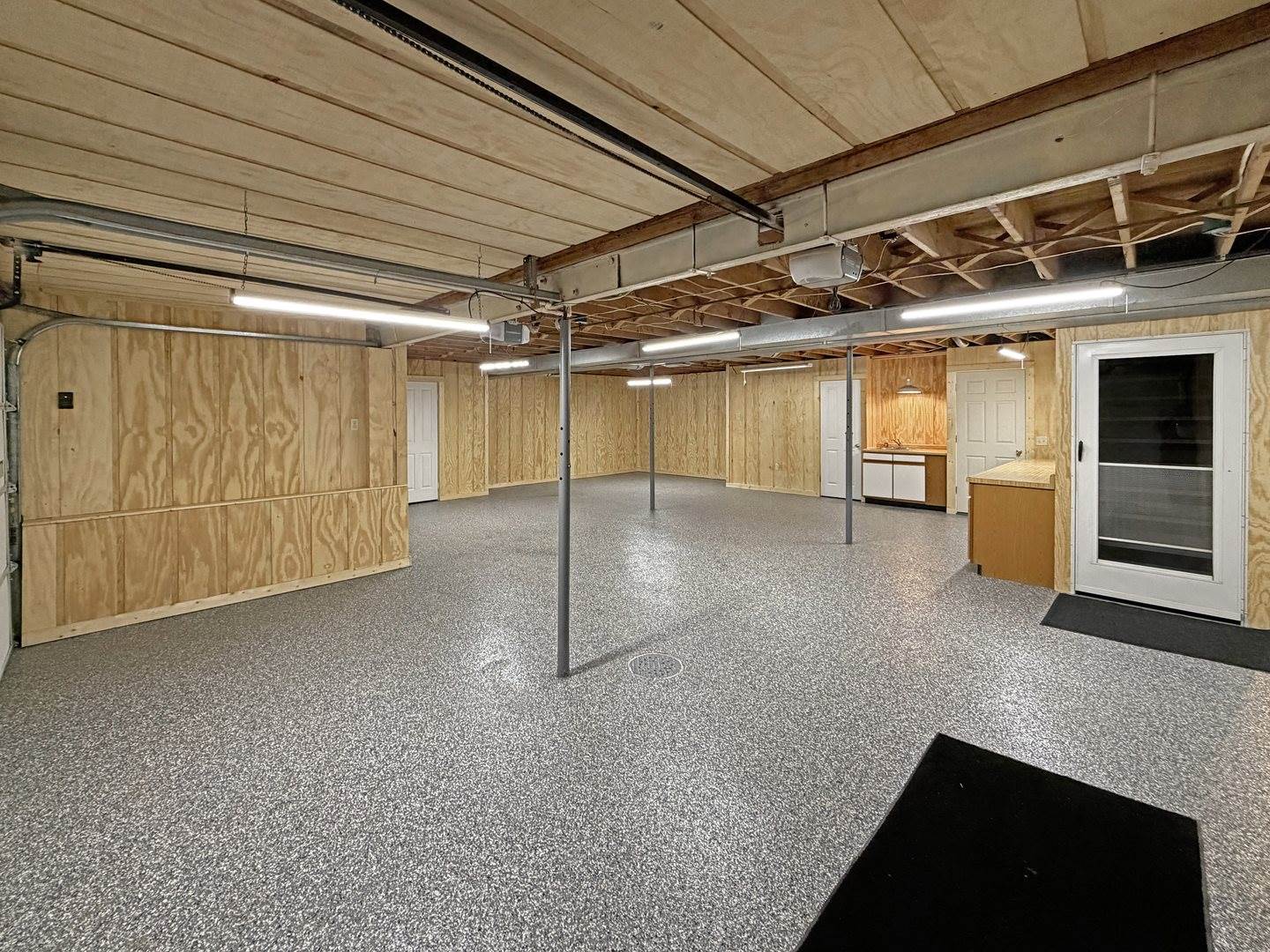 7980 East Ridott Road, Ridott, IL 61067