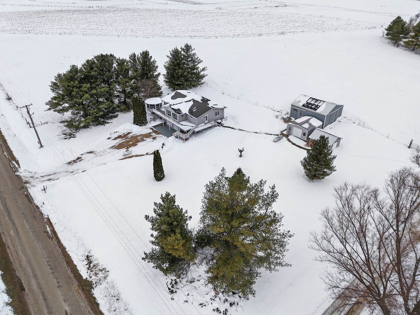 7980 East Ridott Road, Ridott, IL 61067