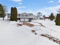 7980 East Ridott Road, Ridott, IL 61067