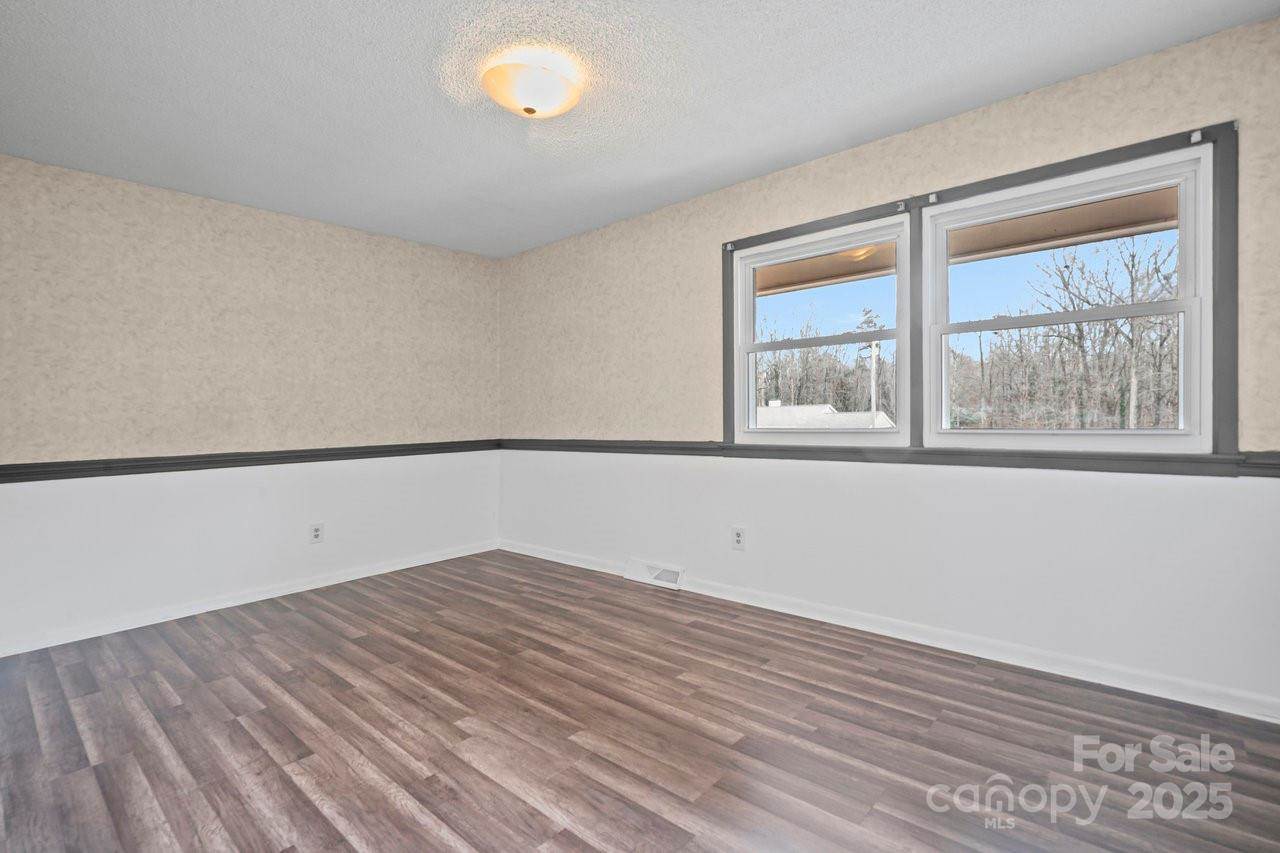 118 Brookmeade Drive, Statesville, NC 28625