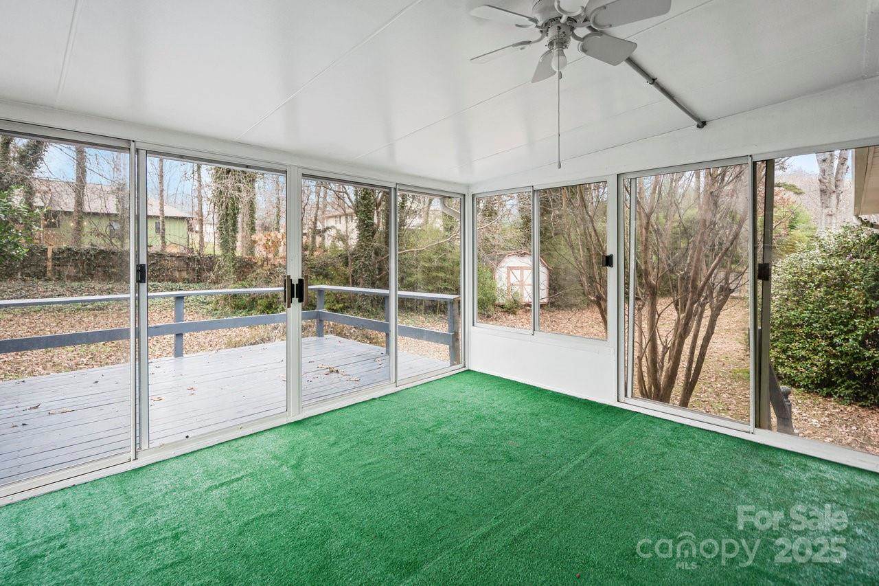 118 Brookmeade Drive, Statesville, NC 28625