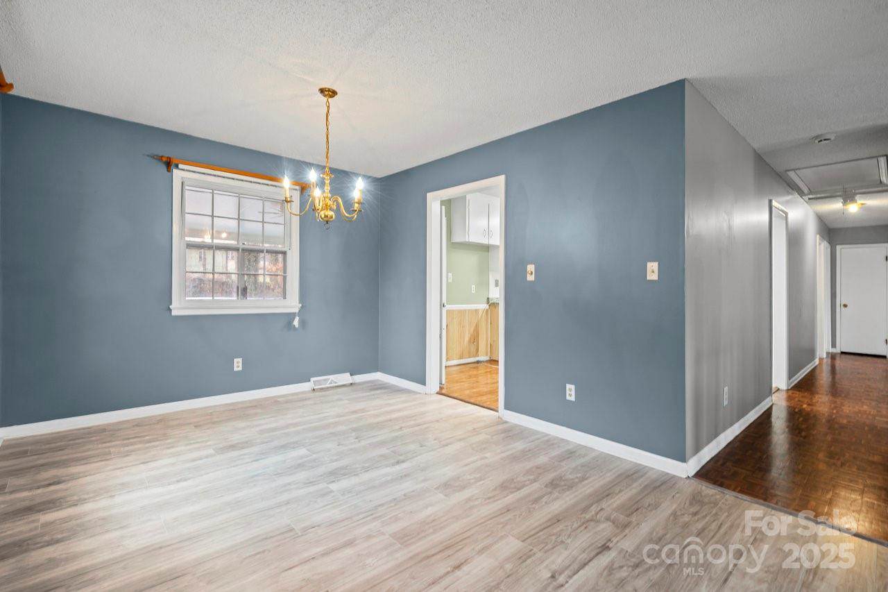 118 Brookmeade Drive, Statesville, NC 28625