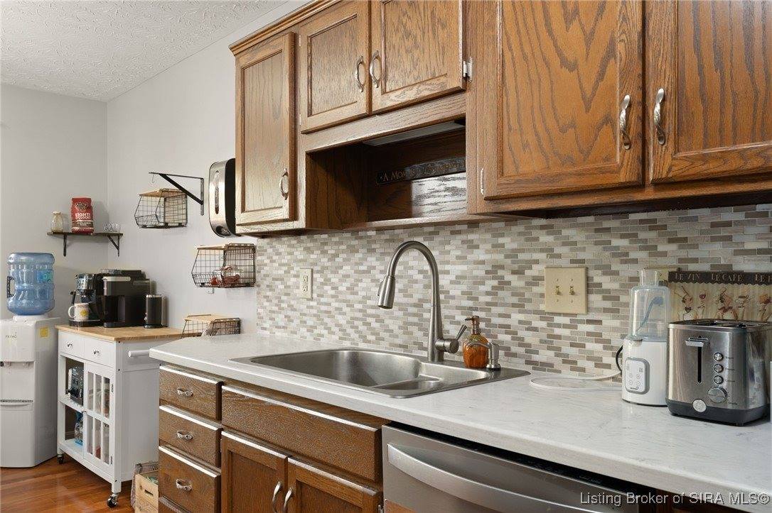 9404 Hunters Ridge Drive, Georgetown, IN 47122