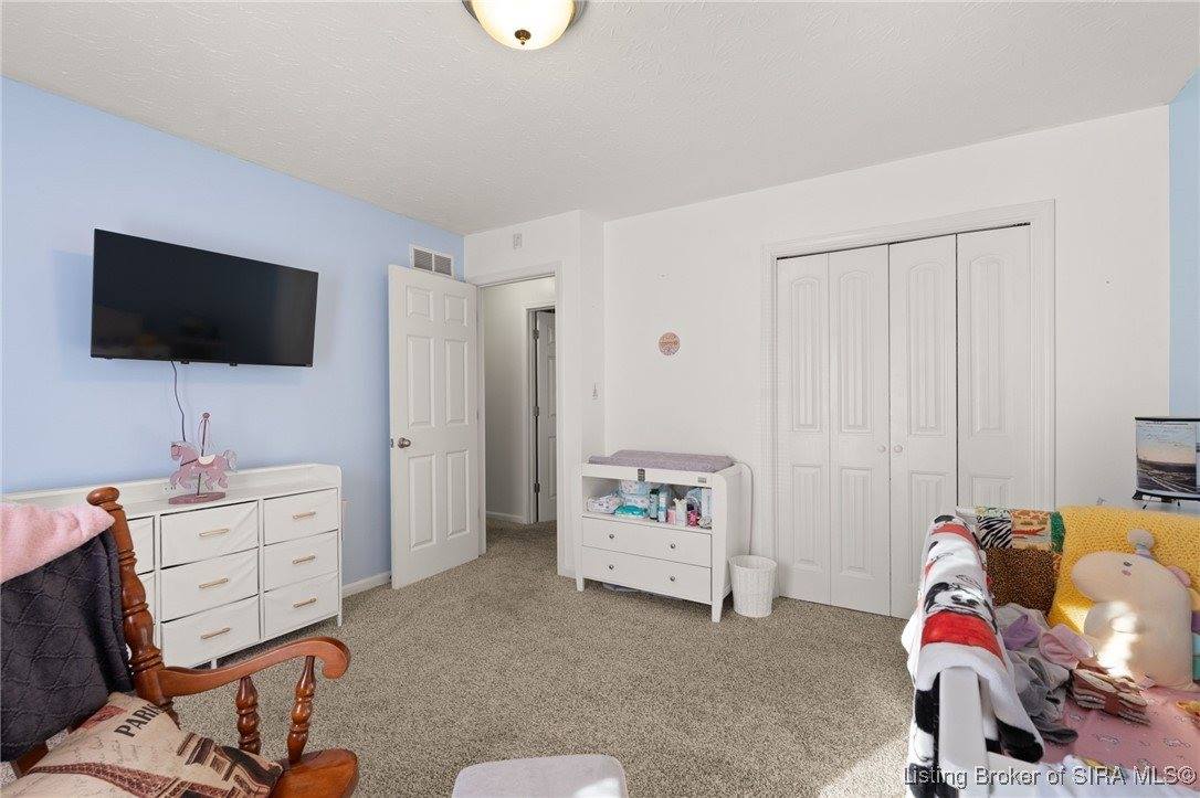 9404 Hunters Ridge Drive, Georgetown, IN 47122