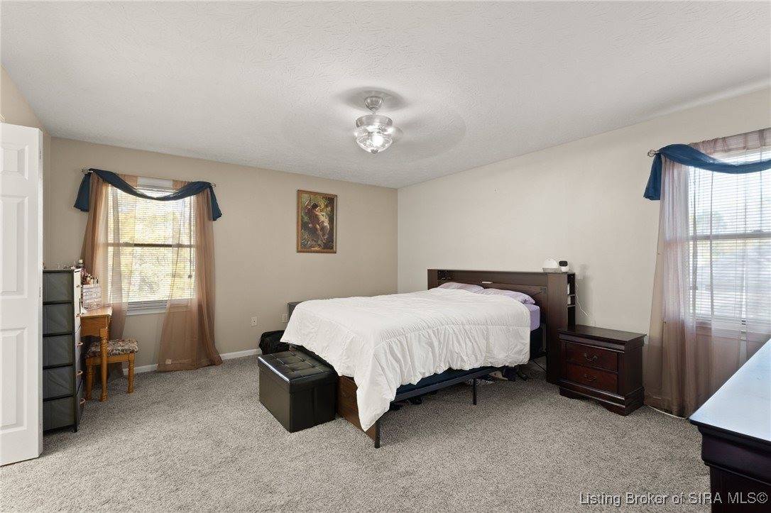 9404 Hunters Ridge Drive, Georgetown, IN 47122