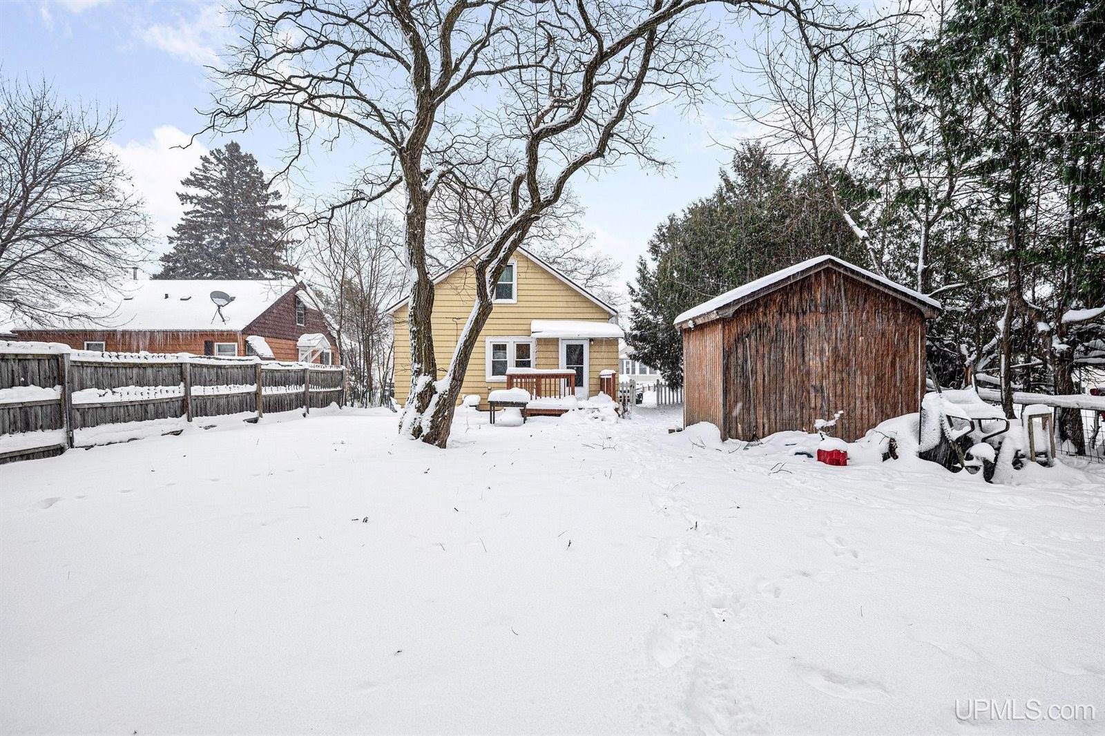 1733 Wilkinson Avenue, Marquette, MI 49855