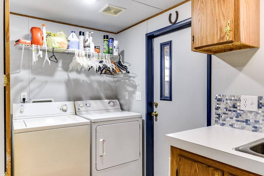 2520 Willow Oak Lane, Burleson, TX 76028