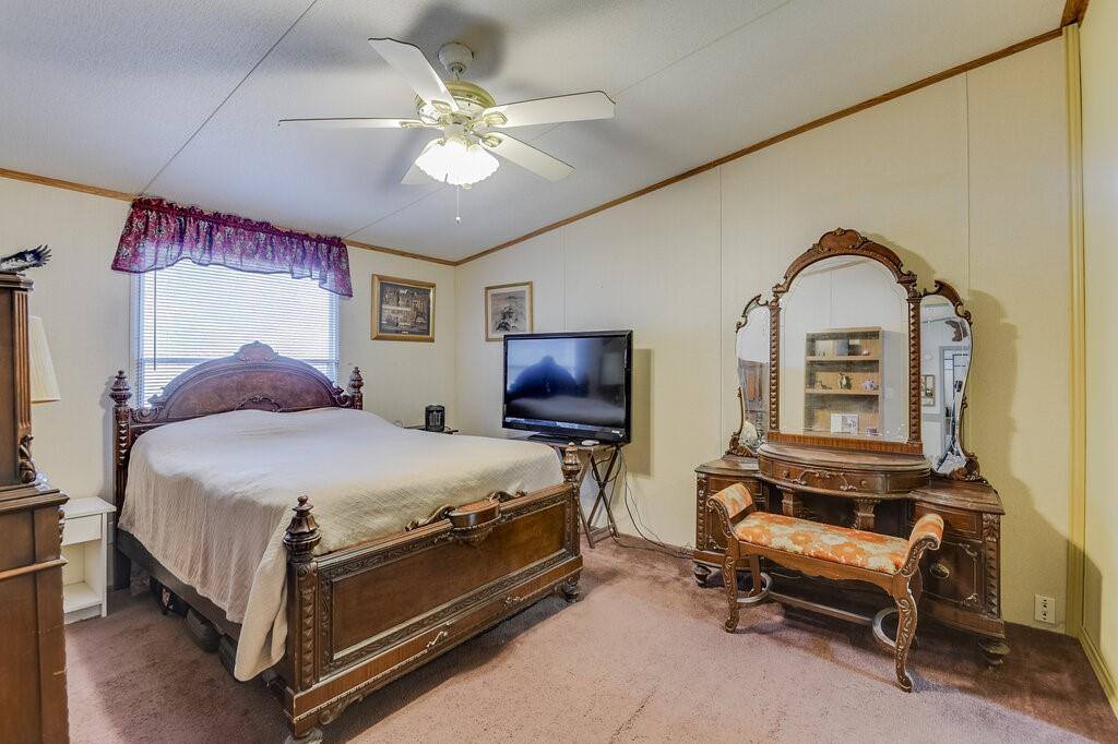 2520 Willow Oak Lane, Burleson, TX 76028