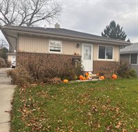 1617 Ohio St, Racine, WI 53405